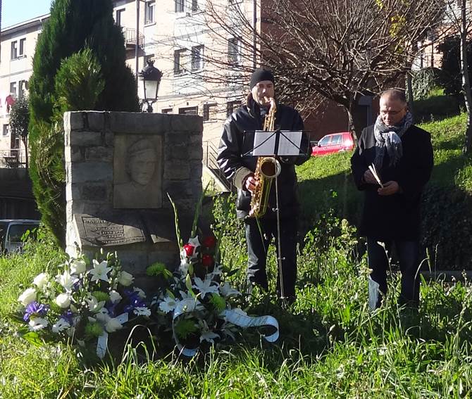 Descripción: Descripción: Descripción: Descripción: Descripción: Descripción: E:\DCIM\100MSDCF\DSC05517.JPG